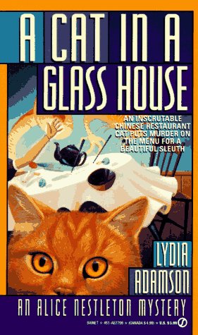 Book: A Cat in a Glass House (An Alice Nestleton Mystery)